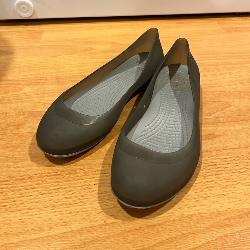 Crocs women size 8 Mary Jane